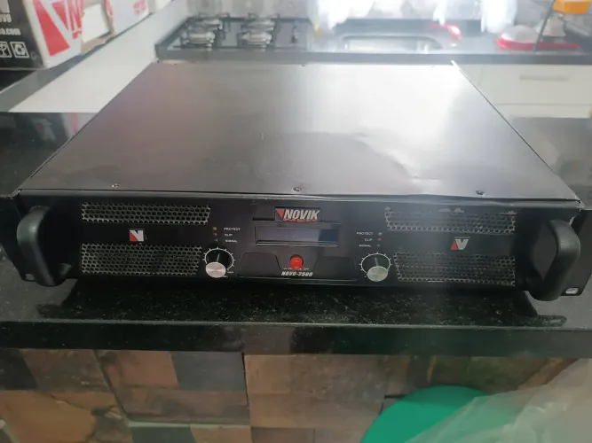 Potência de som Novik Novo 2500