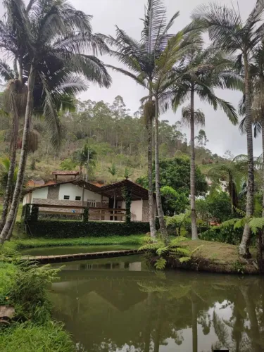Sítio com 1.800m². Fica no Trevo de Parajú ES, BR 262