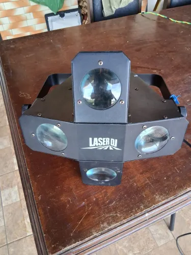 Kit iluminação para festas funcionando perfeitamente