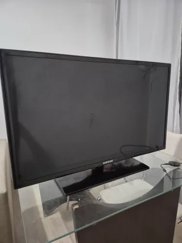 TV Samsung 32 pol. + Cromecast
