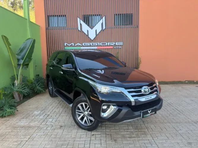 Toyota Hilux SW4 SRX 4X4 2.8 TDI 16V Dies. Aut. 2020