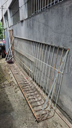 Vendo grade com 3.55 mts de largura e 1.20 mts de altura