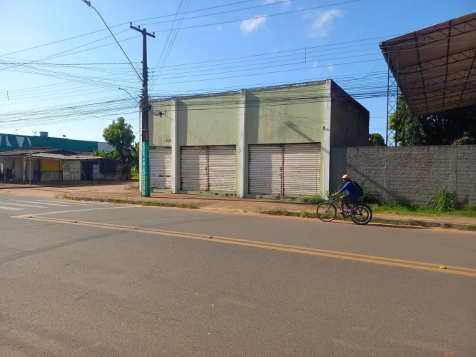 VENDO E TROCO *