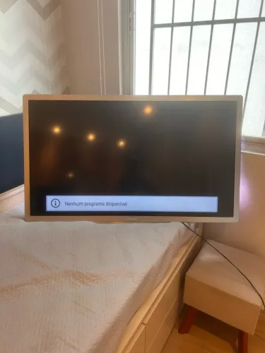 TV Philips LED 47? Full HD com Ambilight