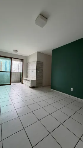 Apto 3 quartos andar alto e nascente na Torre para locação