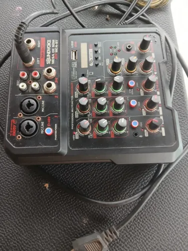 VENDO MESA DE SOM + CABEÇOTE