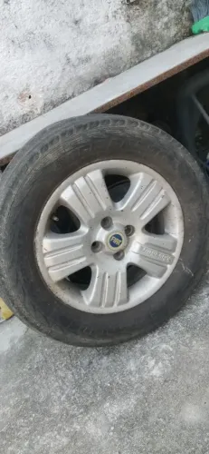 Roda de Fiat aro 15 - usado