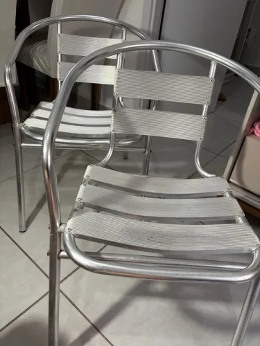 2 Cadeiras de alumínio 
