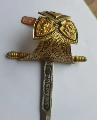 Souvenir de Espanha bibelô antigo em metal 22cm antiguidade