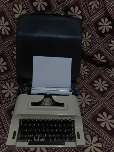 MÁQUINA DE ESCREVER REMINGTON 20 (sperry rand)