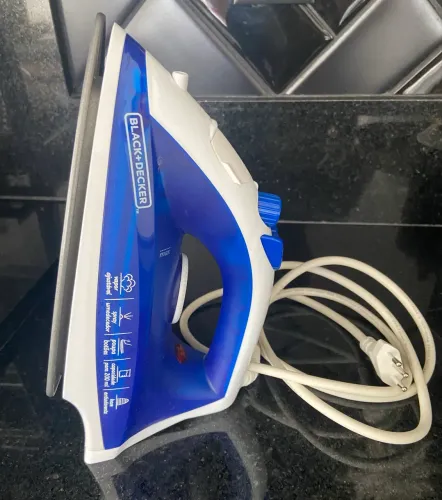 Ferro de passas Automático Black+Decker AJ2000AZ