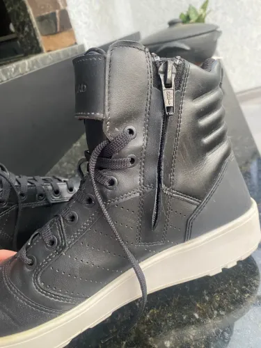 Bota / tênis BMW