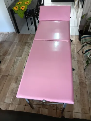 Maca portátil rosa com base em alumínio em bom estado!!!