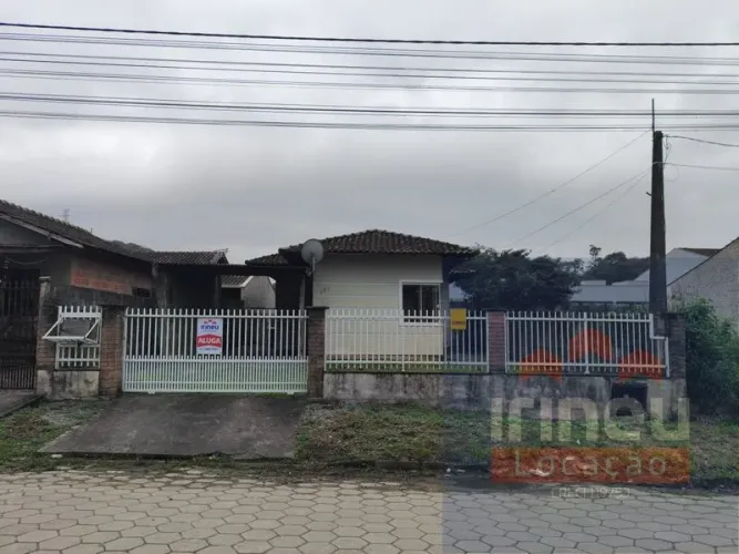 CASA RESIDENCIAL ARAQUARI - SC
