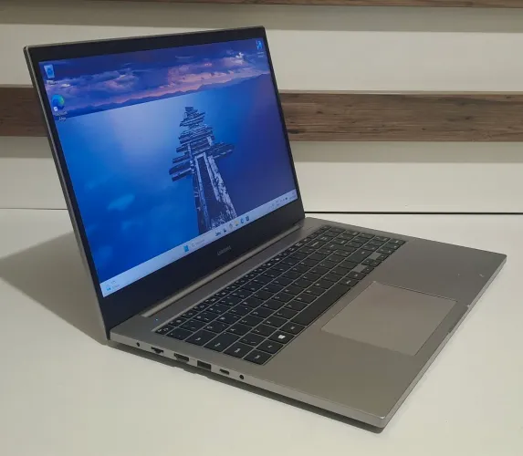 Notebook Samsung 550XCJ Intel Celeron 1.9Ghz SSD 240GB 8GB Ram