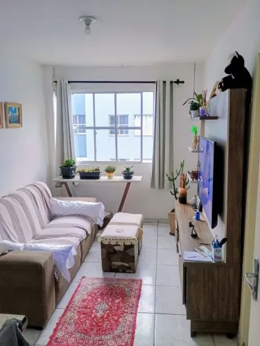 Quarto individual imobiliário em Coqueiros.