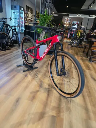 SPECIALIZED Epic Comp Carbom M