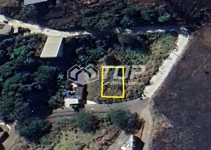 Lote de aproximadamente 240,00m² no Bairro São Francisco de Assis