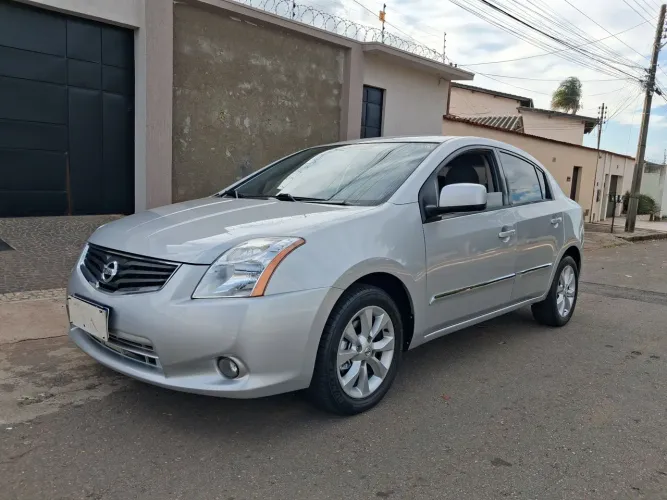 Nissan Sentra S 2.0/ 2.0 Flex Fuel 16V Aut. 2012