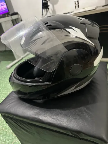 Capacete tamanho 60