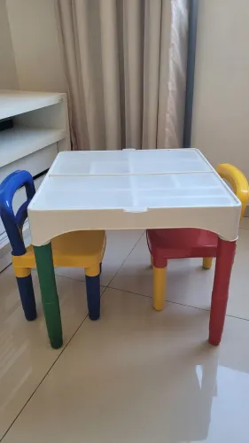 Conjunto mesa e cadeira infantil