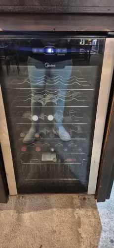 Adega climatizada 34 garrafas