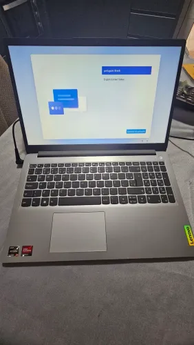 Notebook Lenovo Ryzen 3