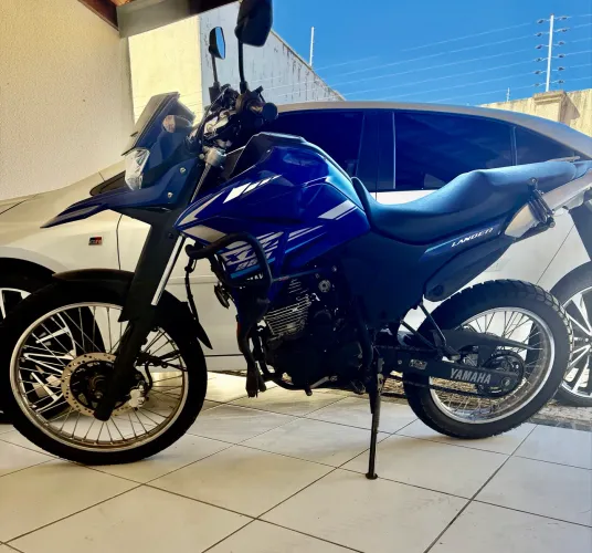 VENDO XTZ 250 IMPECÁVEL.