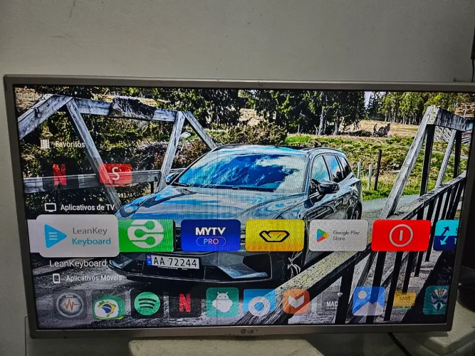Tv 32 polegadas LG SMART tv YouTube internet 