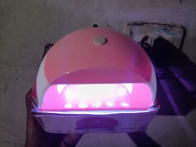 Escova rotativa e mini cabine de ulha em gel