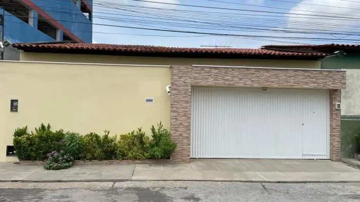Casa no Parque Piauí reformada com 3 quartos sendo 1 suíte financia