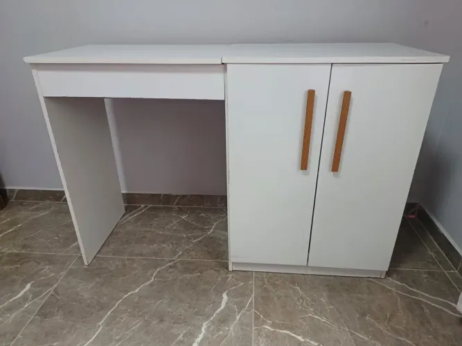Vendo escrivaninha Penteadeira