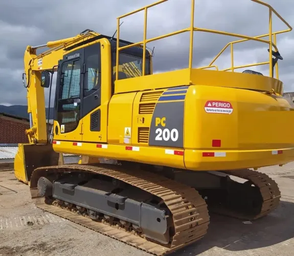 Escavadeira Komatsu