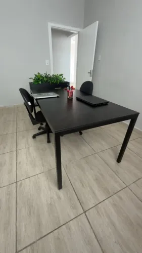 Mesa modelo indultrial para escritório ou cozinha