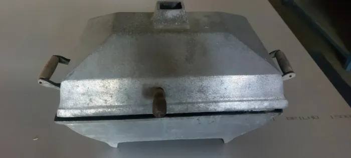 Churrasqueira e Suporte de Grelha
