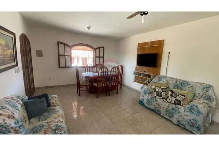 Casa a venda 3 quartos, piscina, amplo terreno de 1.400m2 em Bonsucesso - Saquarema/RJ - R