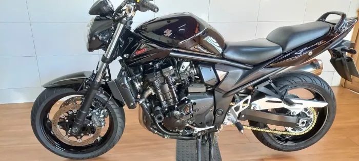 Bandit N1250 14/15 muito nova