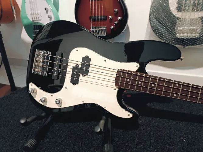 Baixo Giannini antigo jazz Precision tunado