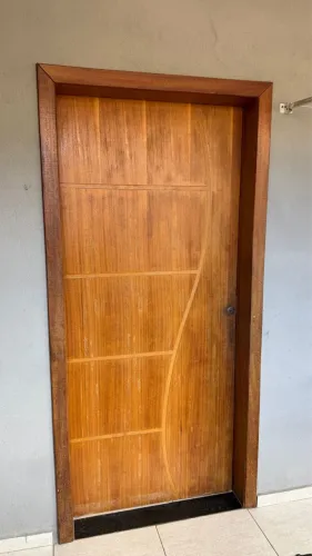 Porta de correr 2.10x1.00