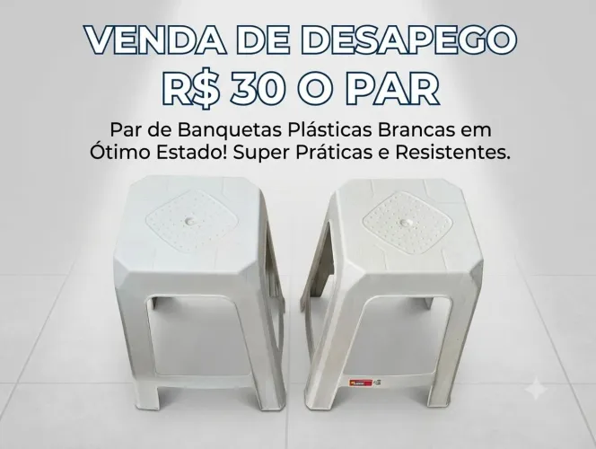 Par de Banquetas Plásticas Brancas em Ótimo Estado - R$ 30 o Par!