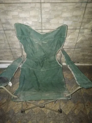 Cadeira dobrável. Boa para acampar. Feira e muito mais