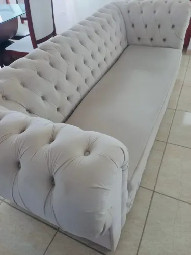 Sofá capitonê