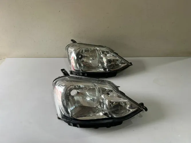 Farol direito Etios 2011/2012/2013/2014/2015/2016/2017/2018/2019/2020/2021