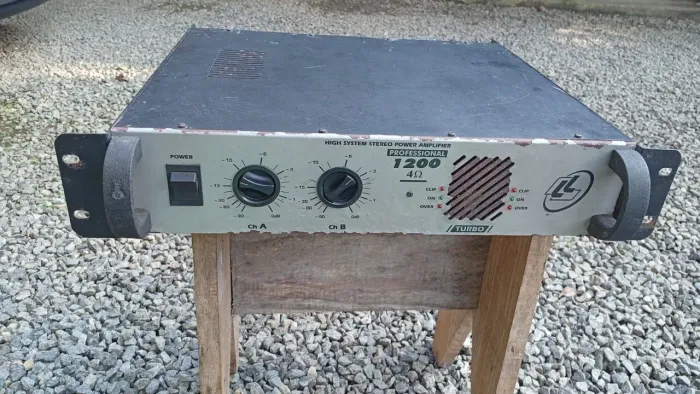 Amplificador LL1200
