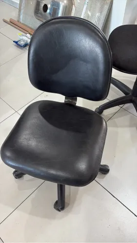 Cadeira de escritório giratória