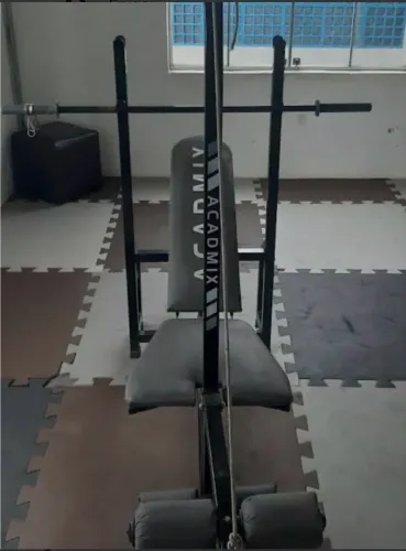 Estação musculação academix