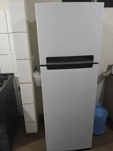 Vendo geladeira 394 l Midea