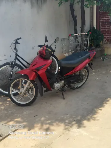 Vendes moto