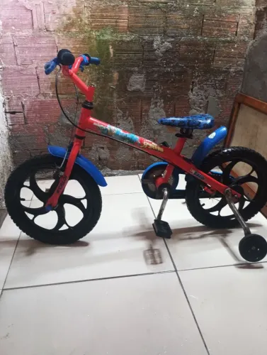 vendo uma bicicleta infantil 