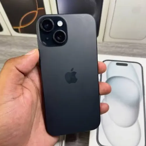 iPhone 15 - Preto (128GB)